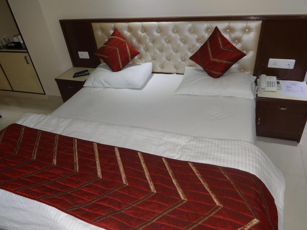 Hotel Grace New Delhi Room photo